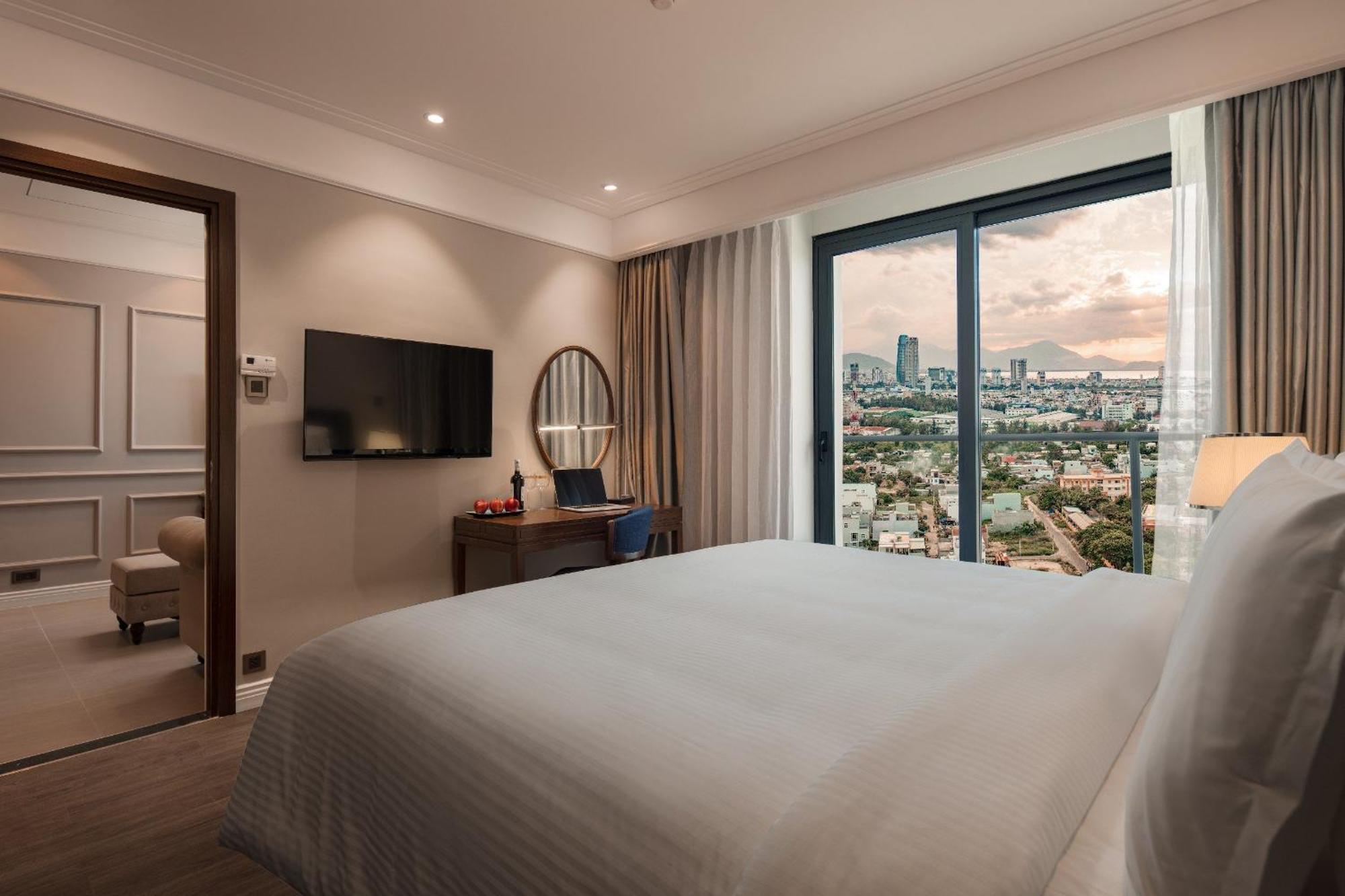 Luxury Apartment - Rooftop Swimming Pool - Beach Front - Hinata Apartment Da Nang Exterior foto