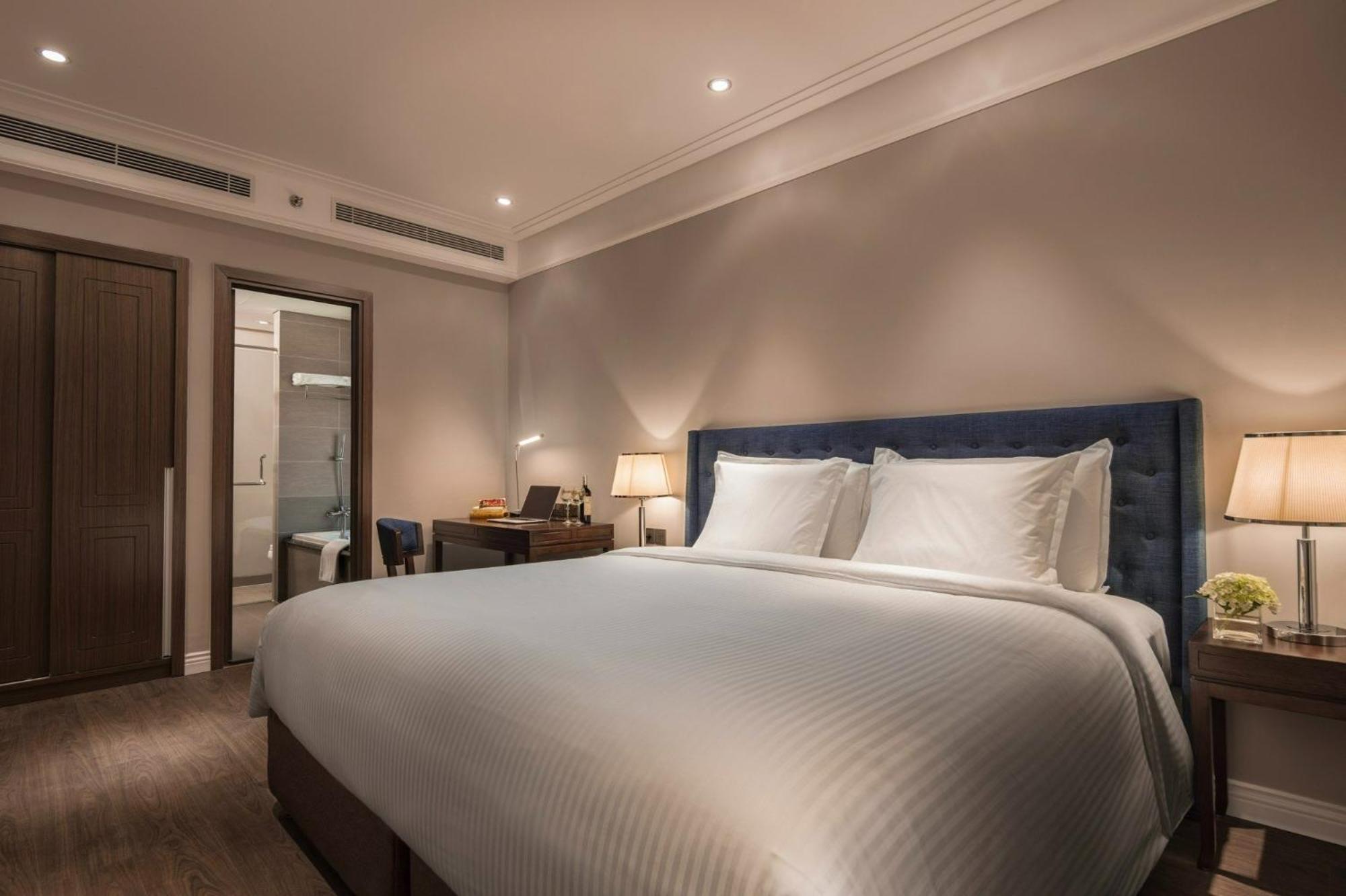Luxury Apartment - Rooftop Swimming Pool - Beach Front - Hinata Apartment Da Nang Exterior foto
