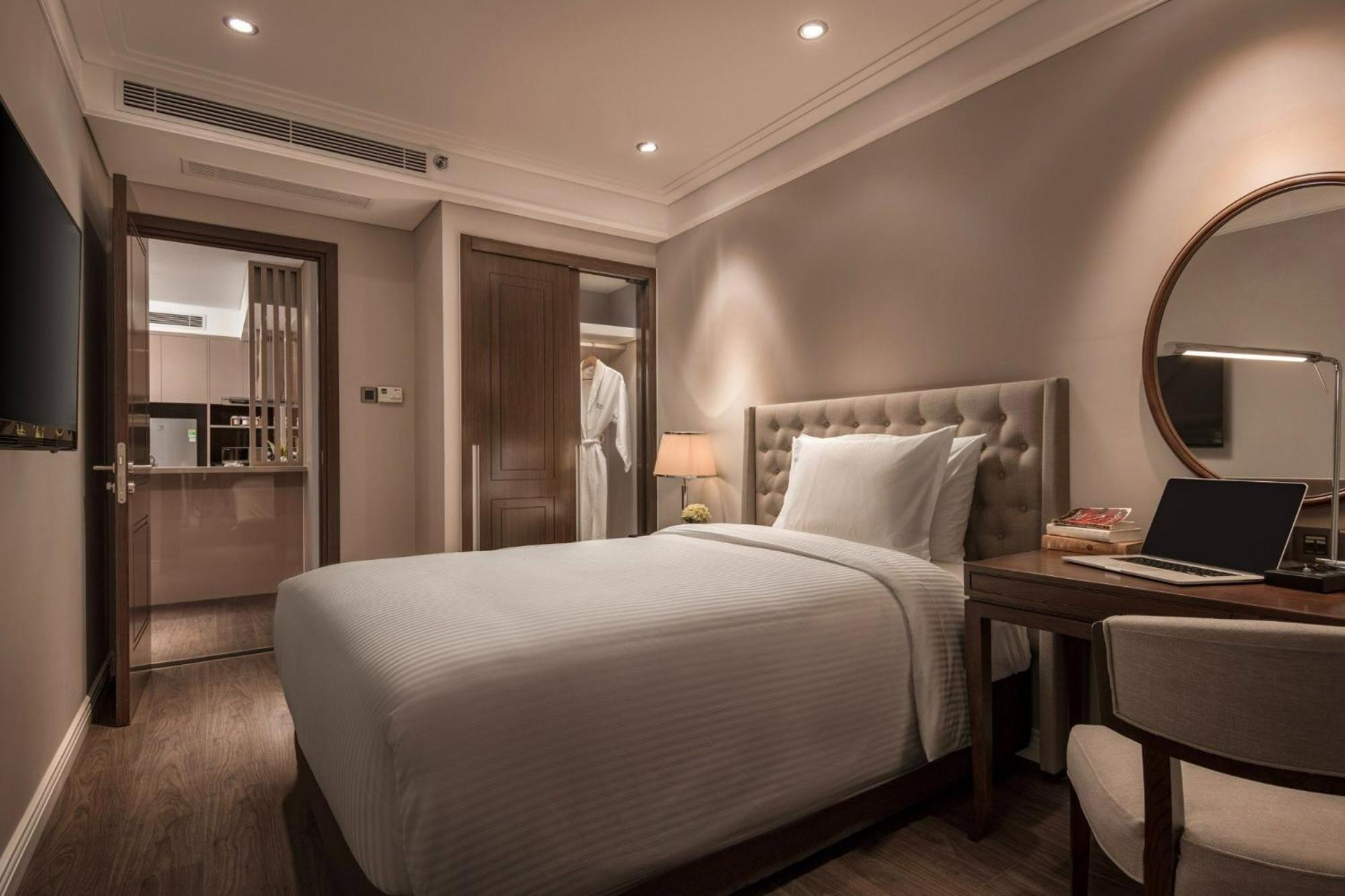 Luxury Apartment - Rooftop Swimming Pool - Beach Front - Hinata Apartment Da Nang Exterior foto