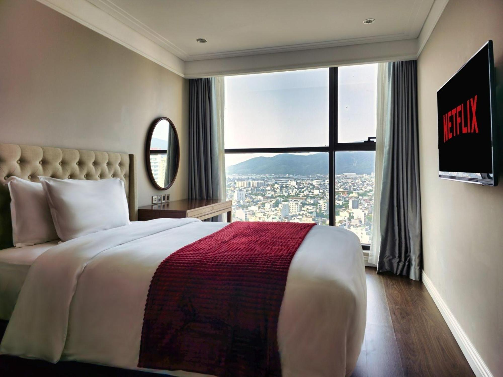 Luxury Apartment - Rooftop Swimming Pool - Beach Front - Hinata Apartment Da Nang Exterior foto